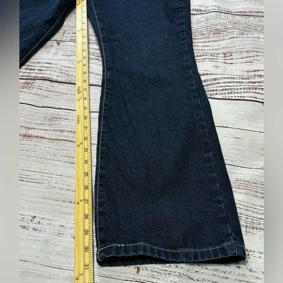 Women’s LapCoFR Fire Resistant Jeans - Picture 3 of 13